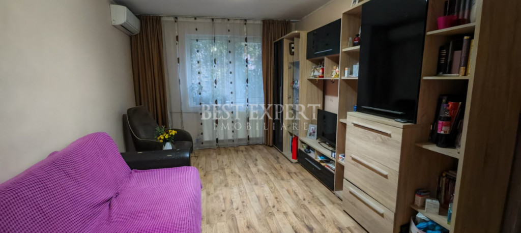 Apartament 4 camere cu geam la baie, bloc reabilitat, 5 min