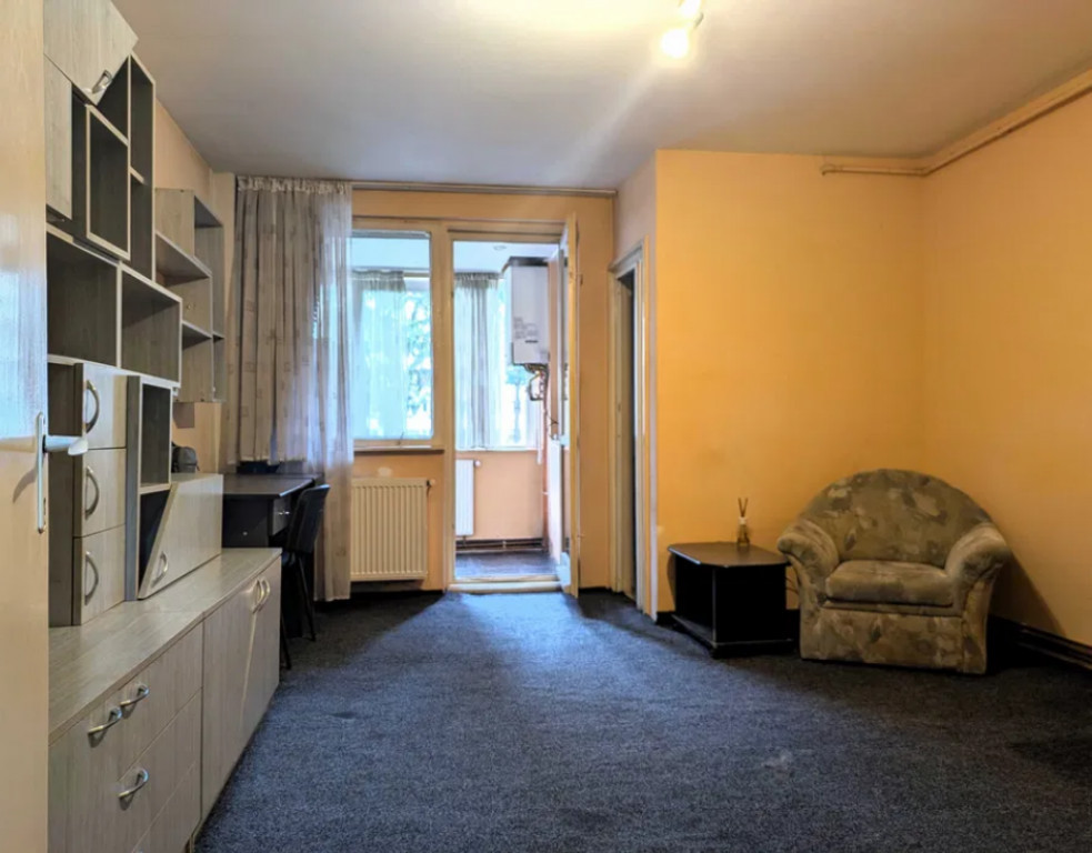 Garsoniera decomandata - zona Astra