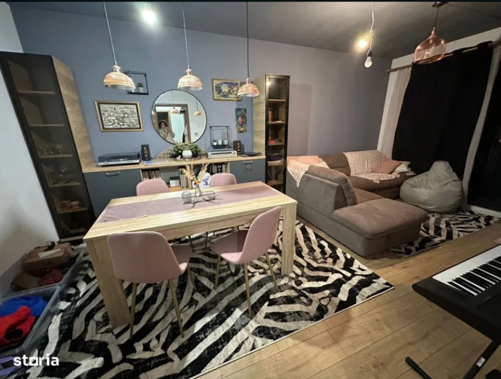 Apartament 2 camere, decomandat - zona Racadau.