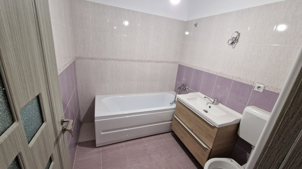 Apartament 2 camere nemobilat