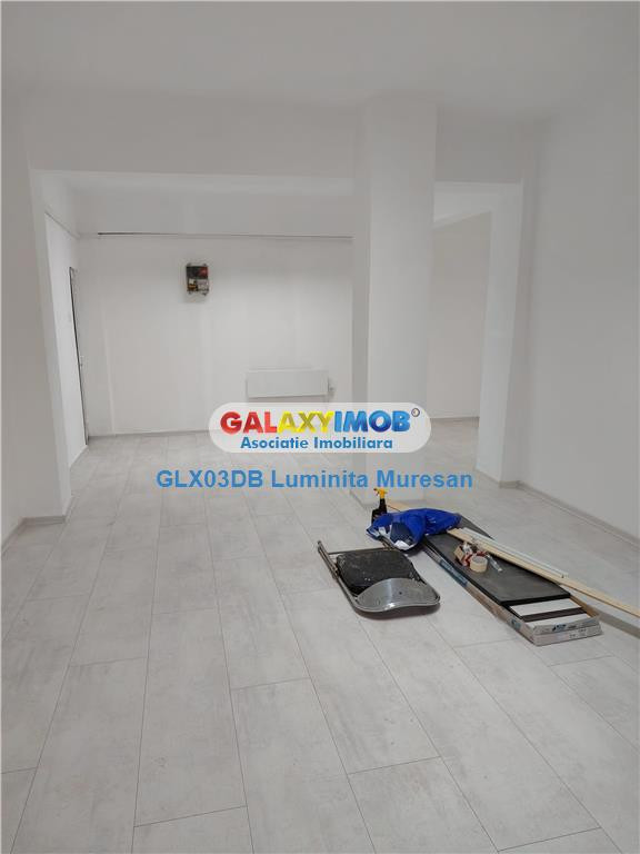 Spațiu comercial de 560mp de vânzare