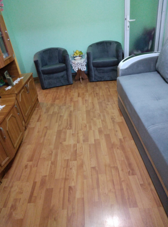 - Apartamwent 2 camere confort 2, etaj 3/4, cartier Apollo.