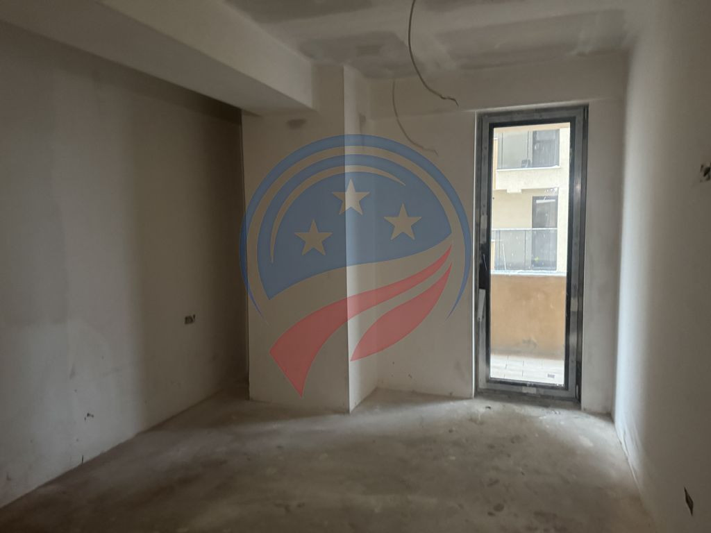 Apartament 3 camere, decomandat, bloc nou, zona George En...