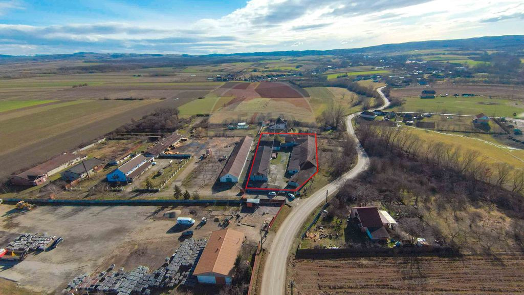 Teren 7500mp și construcții de vânzare, Tilecuș
