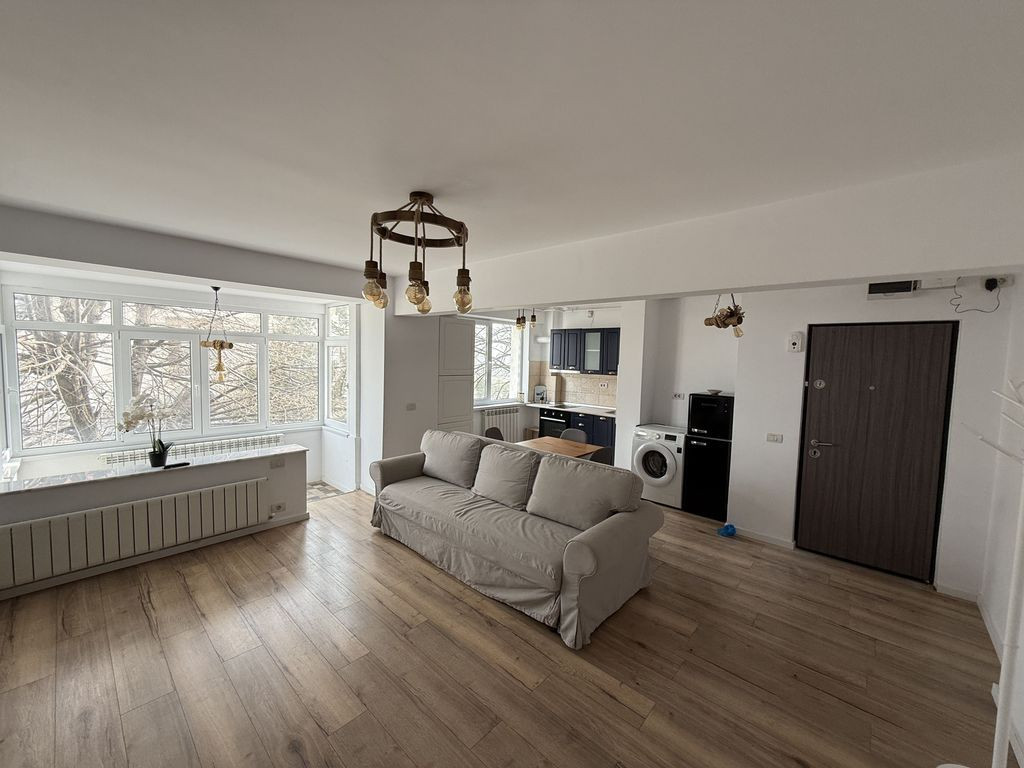 Apartament 2 camere zona Piata Ovidiu