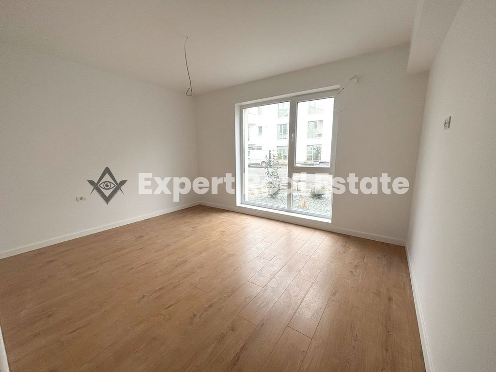 APARTAMENT 3 CAMERE - NOU-PARTER-BIROU-COSMETICA