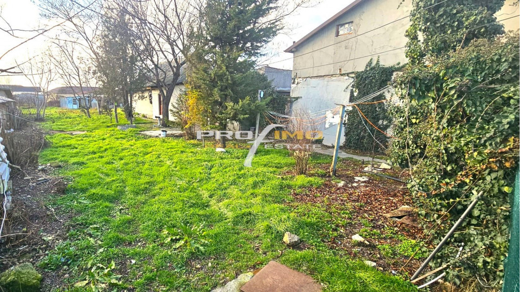 Teren intravilan su.926mp. cu Casa renovabila su.123mp.Centr