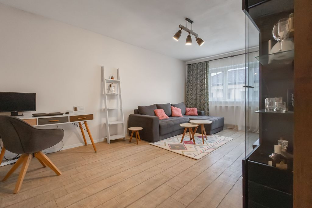 Casa individuala la pret de duplex langa padure | Comisio...