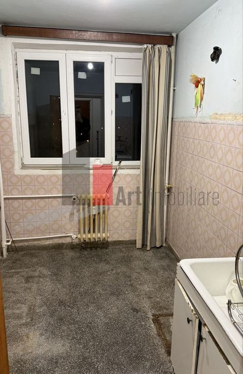 Apartament cu 2 camere de vanzare-Piata Gorjului