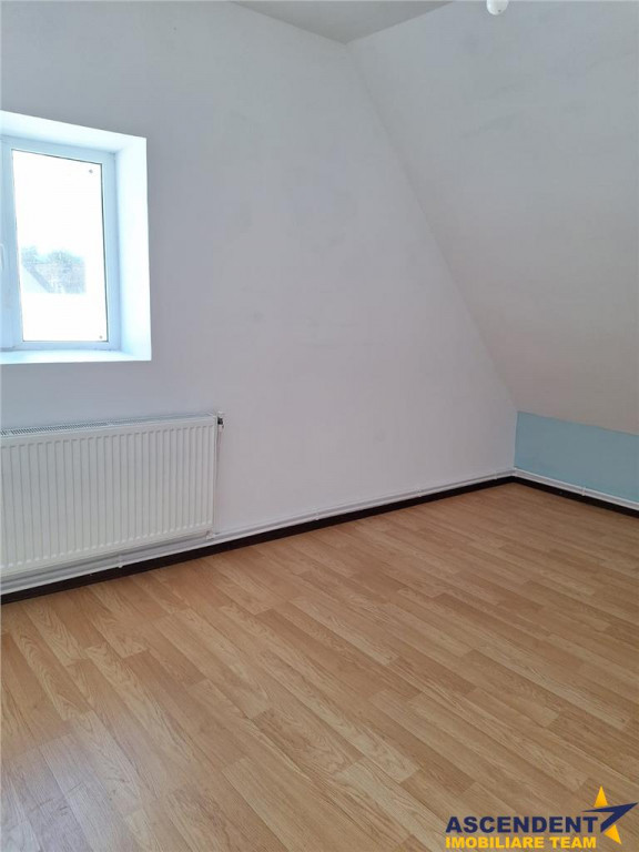 Resedinta spatiu profesional de inchiriat, Ghimbav – Ce...