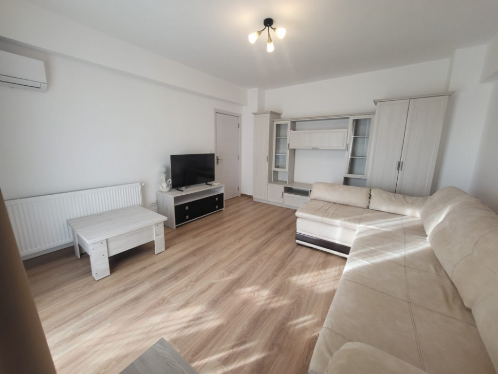 Apartament cu o camera decomandat loc de parcare subteran Ri