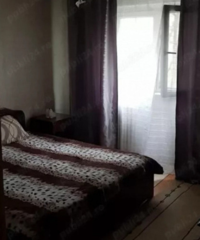 Apartament 3 camere + loc parcare, etaj intermediar, zona Ma