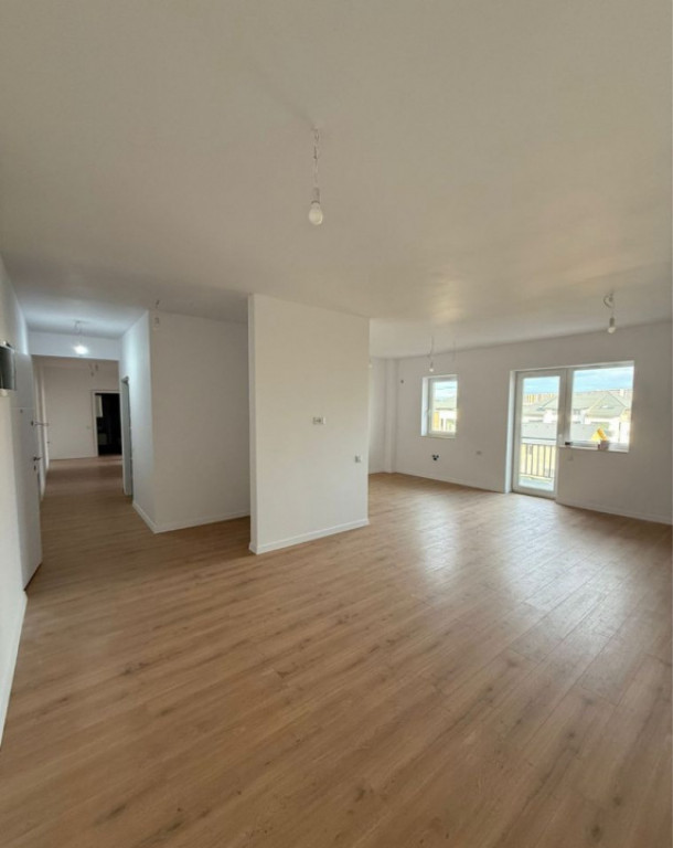 Apartament 4 camere-Tractorul | Parcare | Boxa