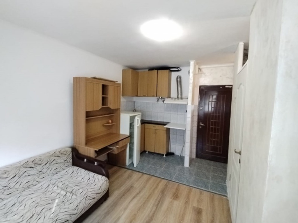 Cam. camin,17mp.,et.3,cu cabina dus,Bularga–intersectia Granit Center