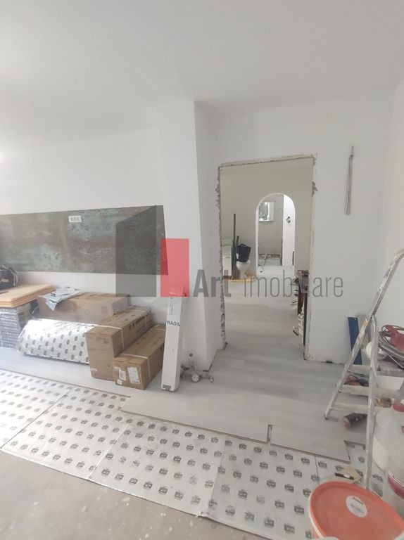 Vânzare apartament 2 camere semidecomandat Drumul Găzar...