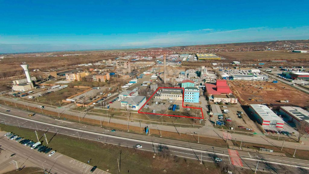 De vânzare- Proprietate industrială modernizată - Cale...