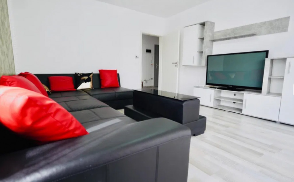 Aparatment 2 camere, decomandat - zona Avantgarden