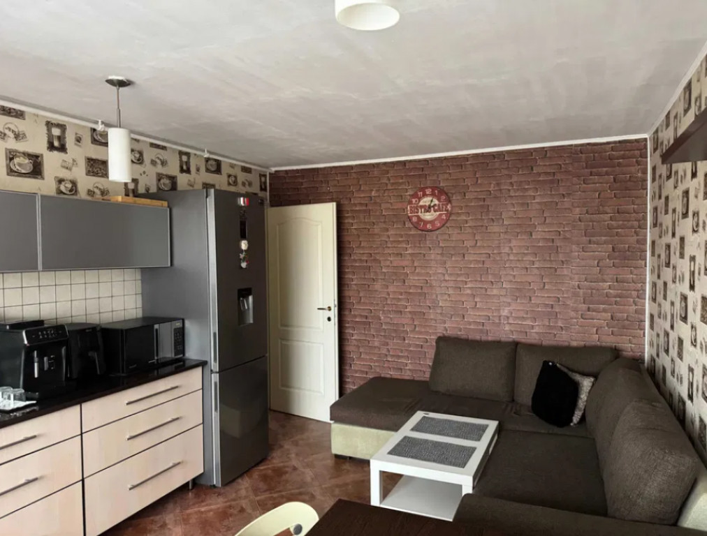 Apartament 2 camere, decomandat - zona Tractorul