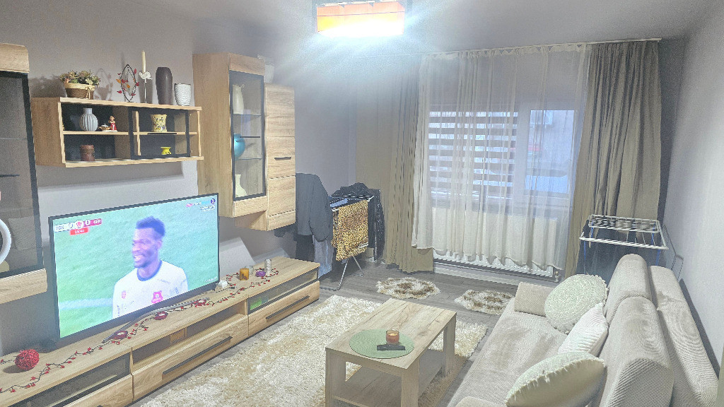 Vand apartament 2 camere decomandat,Deva, Decebal (Zamfirescu), parter