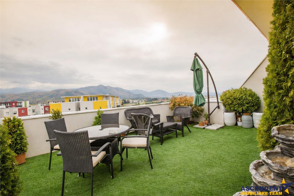 Penthouse extravagant,living spectaculos, semineu,terase gen