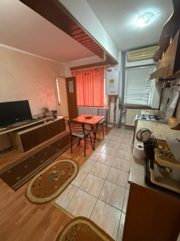 Garsoniera decomandata, 37.45 mp, zona Craiovița Nouă