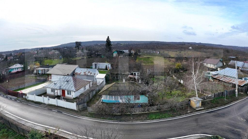 Casa batraneasca, 55 mp, zona Tomesti