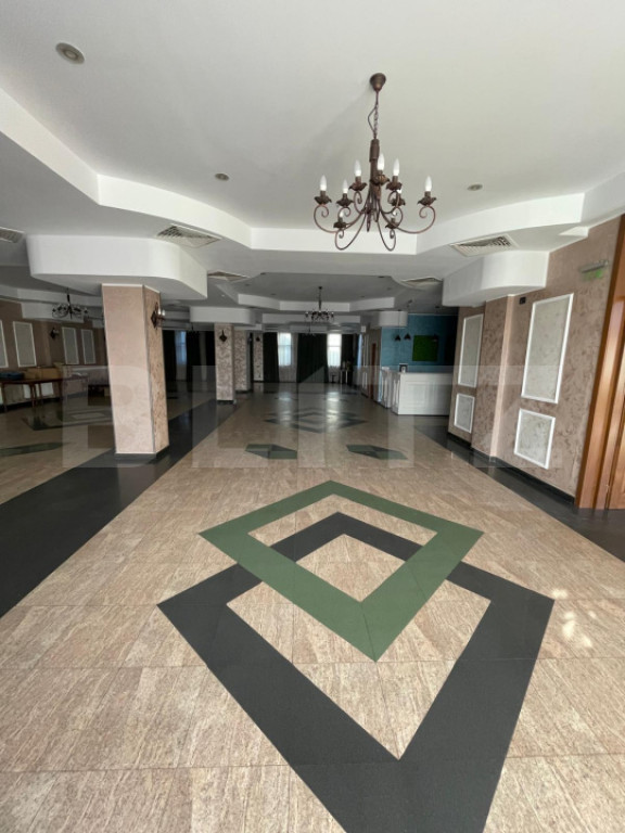 Spatiu comercial, 618 mp, P+1+M, Piata Mare