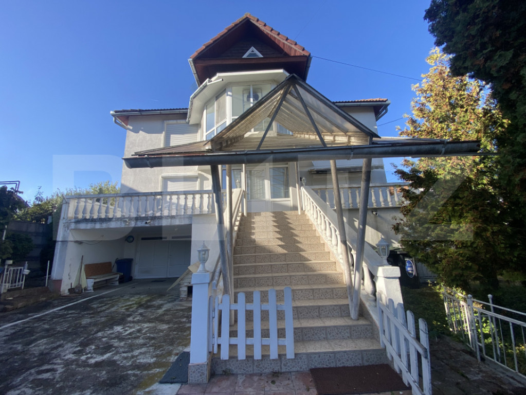 Casă spațioasă 350 mp utili, curte amenajată și garaj