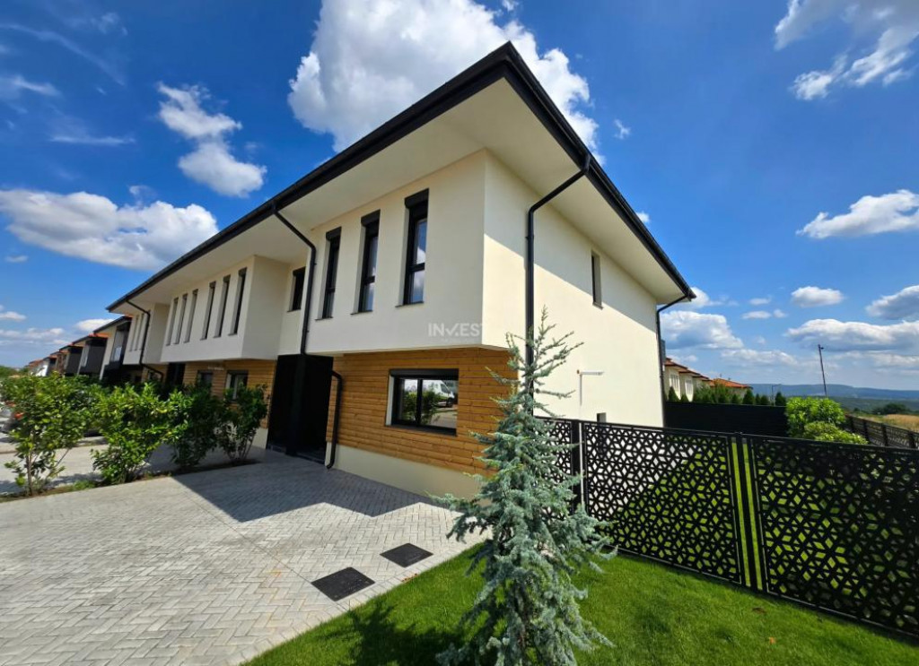 CASA CU 4 CAMERE, 2 BAI , COMPLEX PREMIUM CU ACCES PRIVAT !!