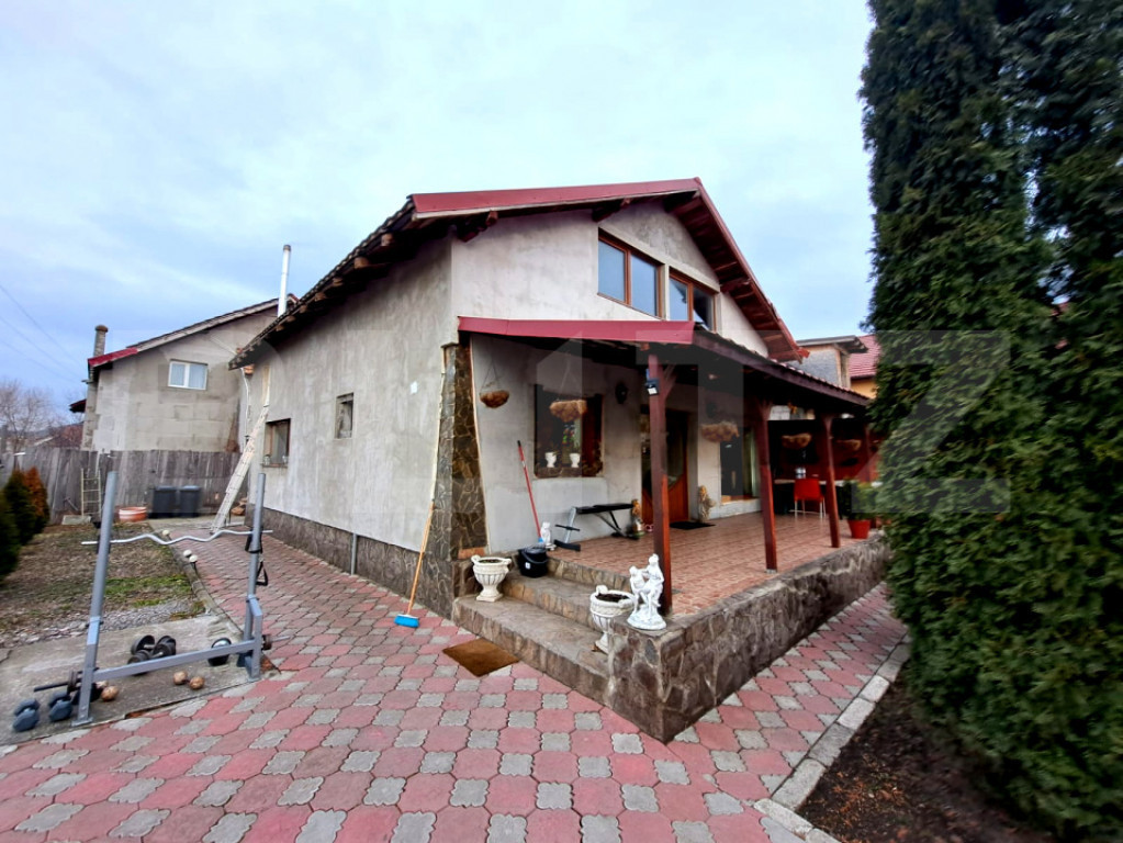 Casă spațioasă de vânzare în Sânpetru – 160 mp utili