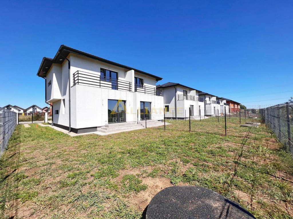 Casa tip duplex ~ 3 camere 2 bai ~ teren 210 mp ~ Acces faci