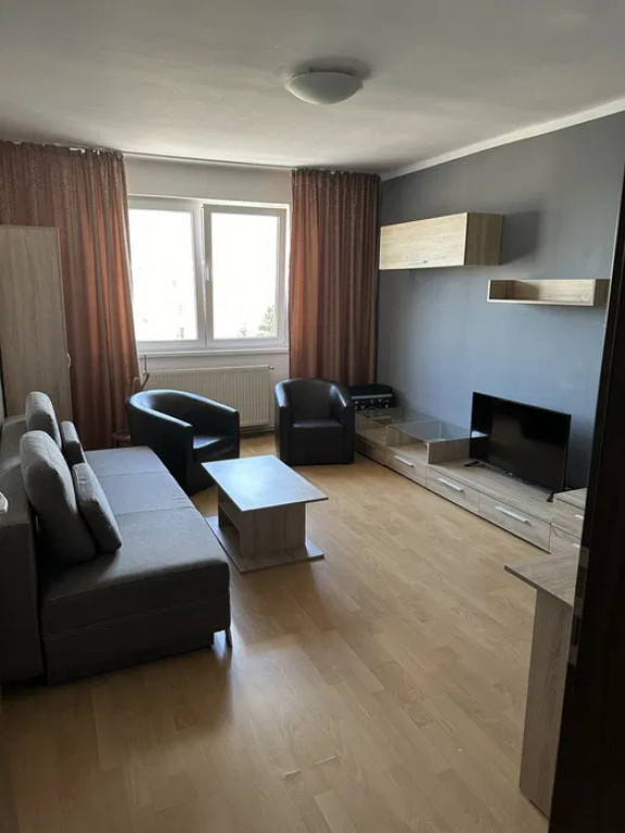 Apartament cu 3 camere 70 mp, etaj intermediar, situat pe Ca