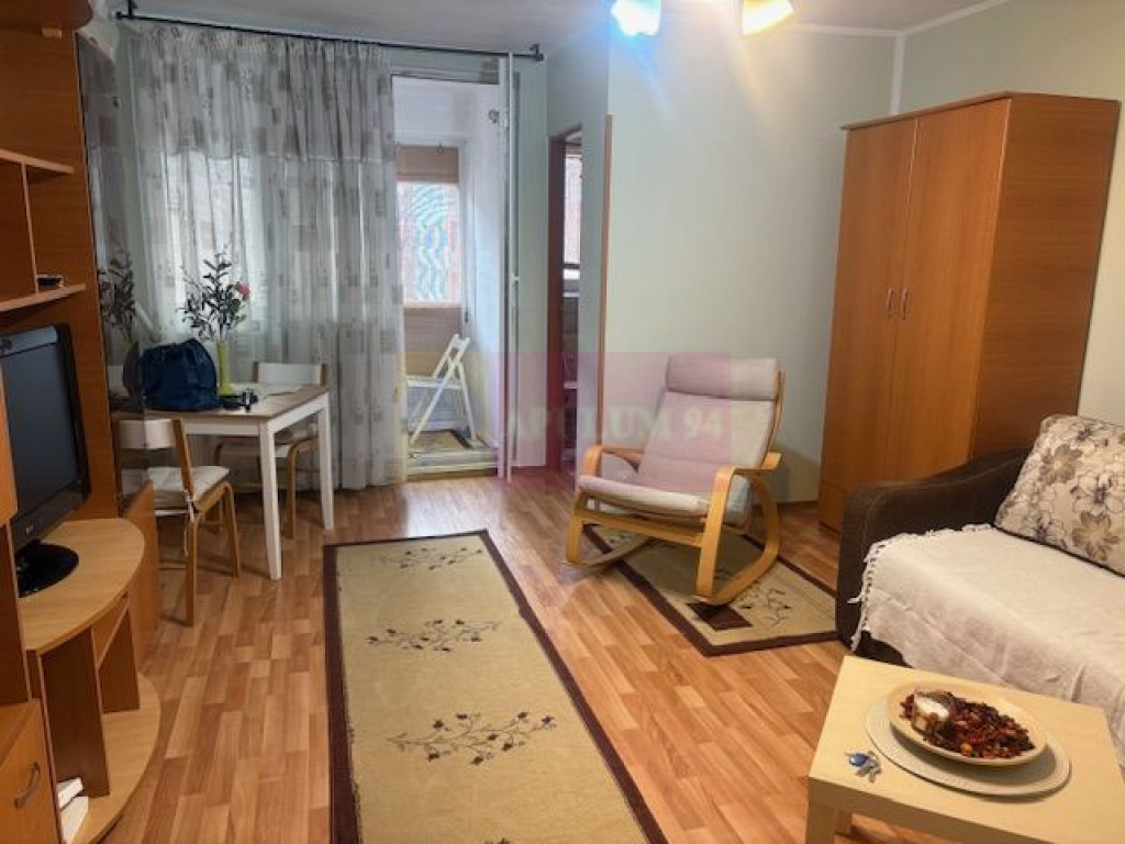 Garsoniera Piata Obor- Avrig.