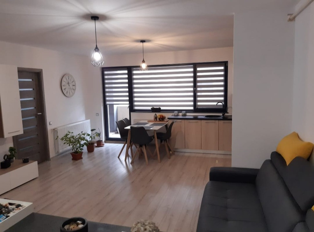 Apartament 2 camere spatios 58 mp,etaj 1, parcare privata Floresti