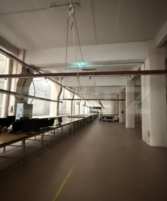 Hala cu inaltime generoasa, parter, acces asfalt