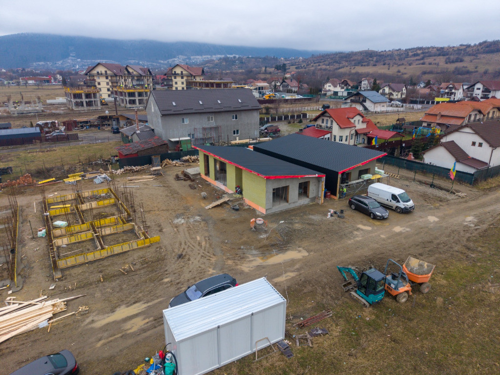 Casă premium la poalele Munților Piatra Craiului și Bucegi