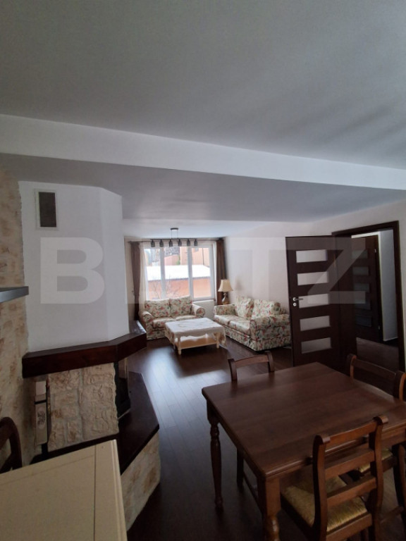 Casă spațioasă de închiriat, 250 mp utili, vedere spre p