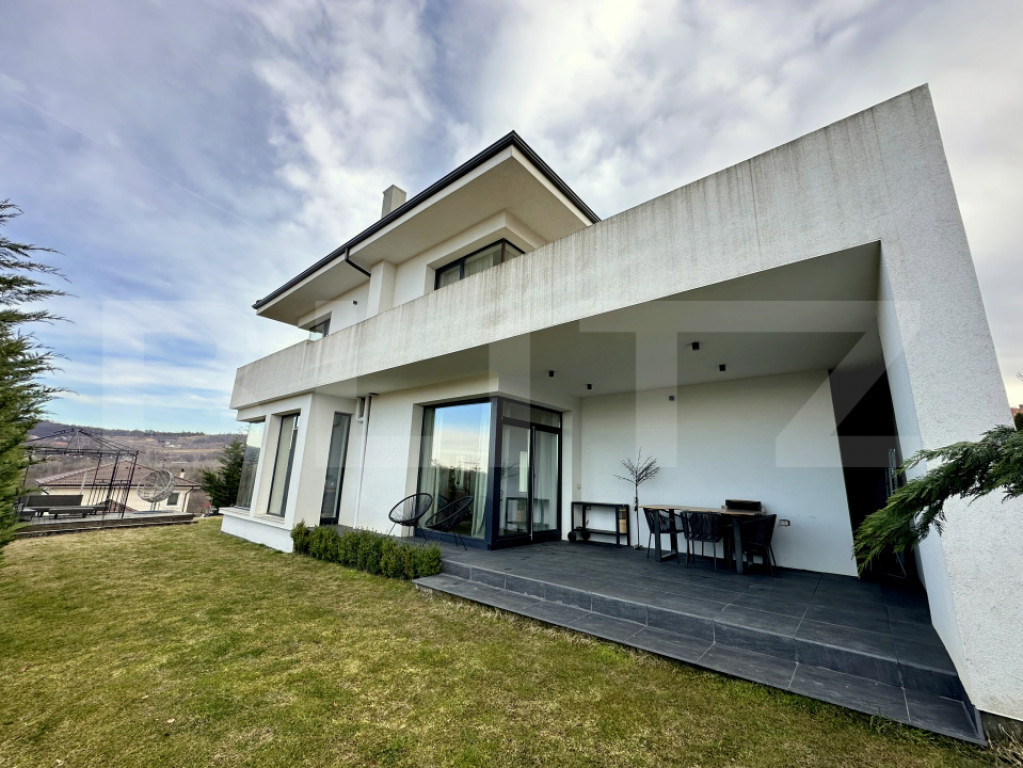 BLITZ EXCLUSIV Casă modernă în Sălicea, liniște si inti