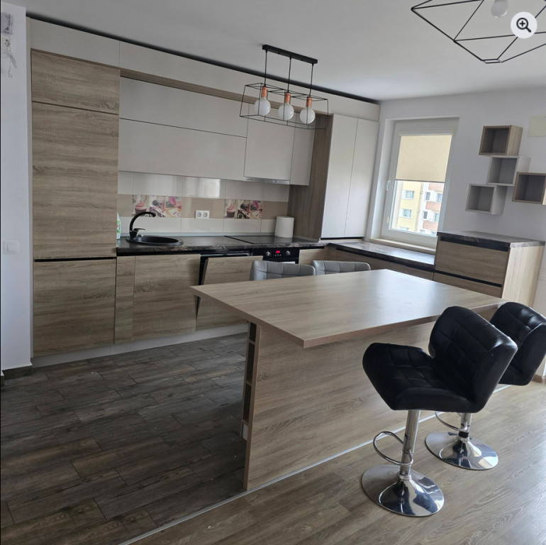 Apartament 3 camere, decomandat - zona Centrul Istoric