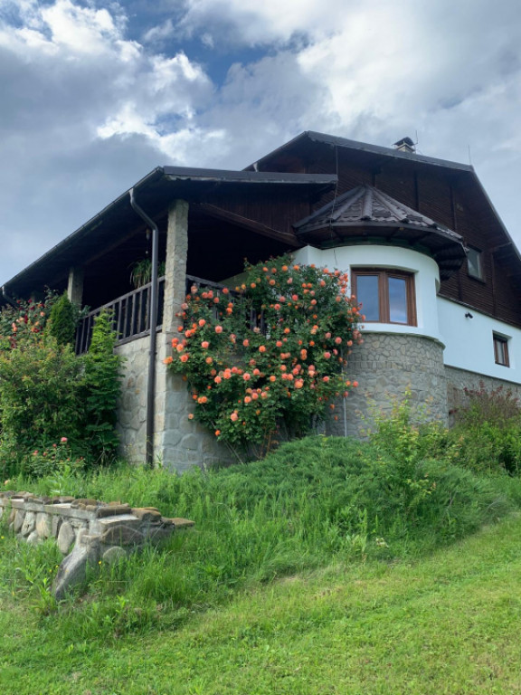 Refugiu Exclusivist Prahova Casa cu 5.2 ha, Panoramă Pârâ