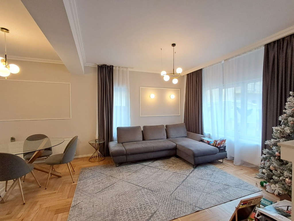 Duplex finisaje moderne situat in Floresti zona Terra