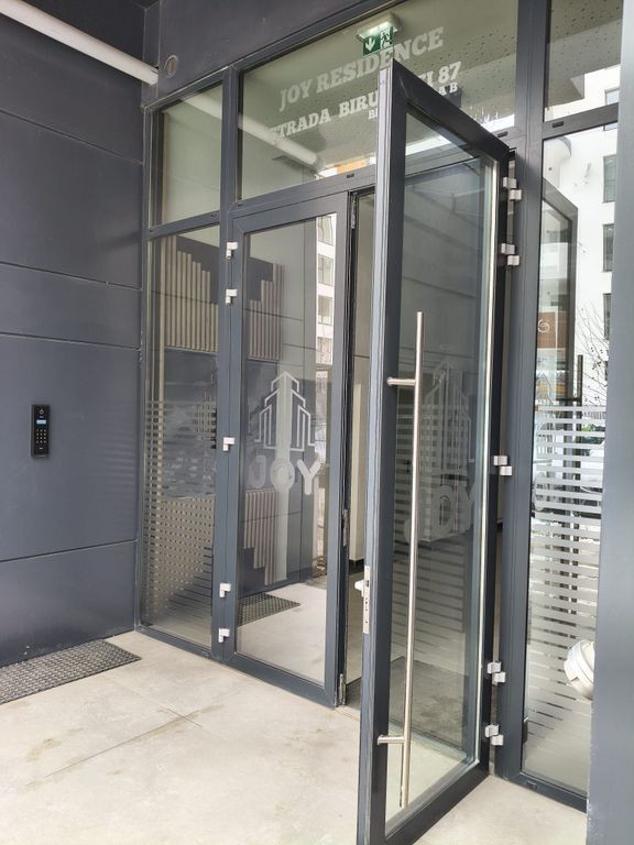 2camdec+parc.subt,mob sau semimob/Biruintei 87/5min metro...