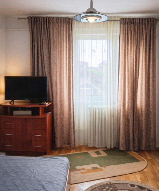 Apartament cu două camere zona Cetății