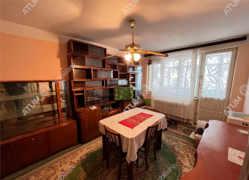 Apartament 3 camere decomandate balcon zona Rahovei din Sibi