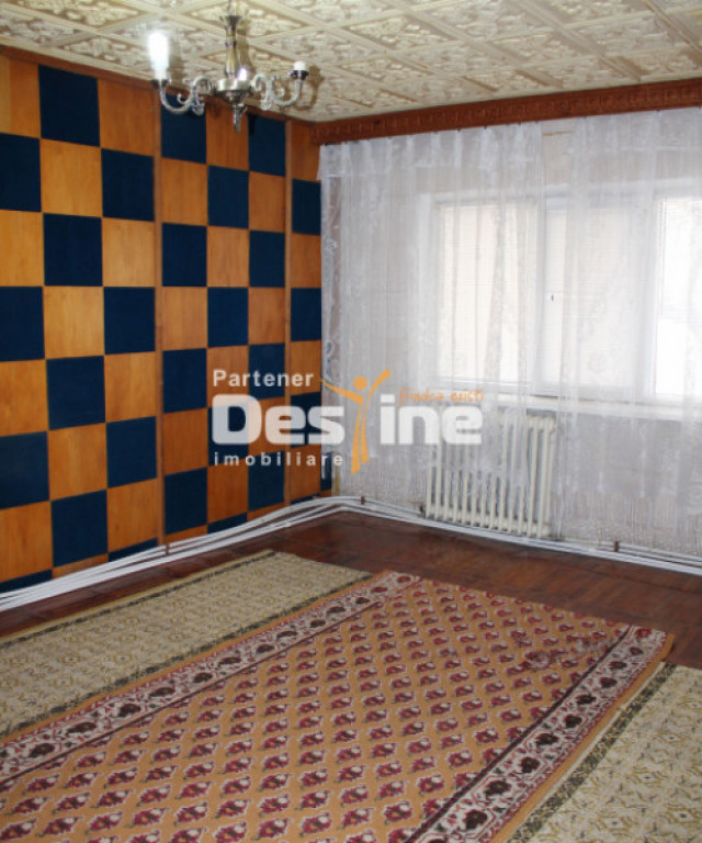 Apartament 3 camere decomandat de 61 mp 2 băi la parter car