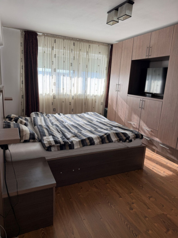 Apartament 2 camere, 49 mp, zona Lapus