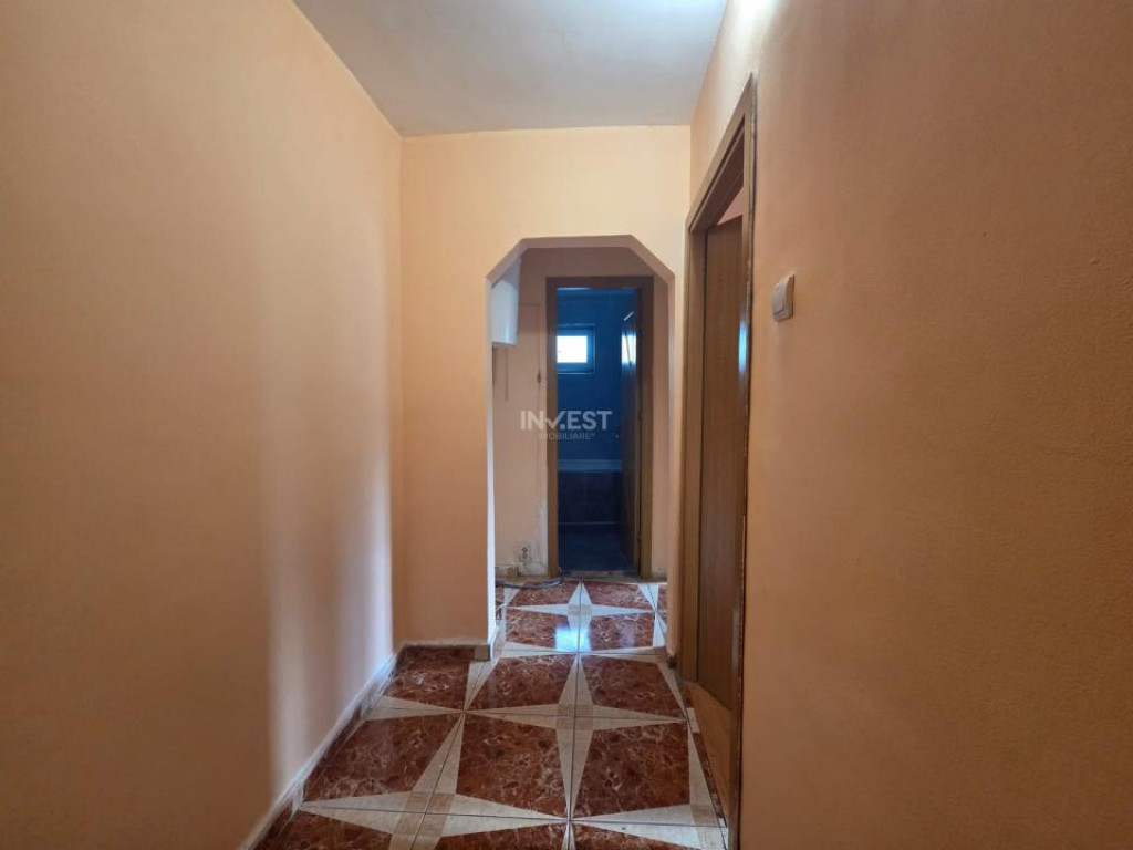 VANZARE-3 CAMERE-PIATA DACIA