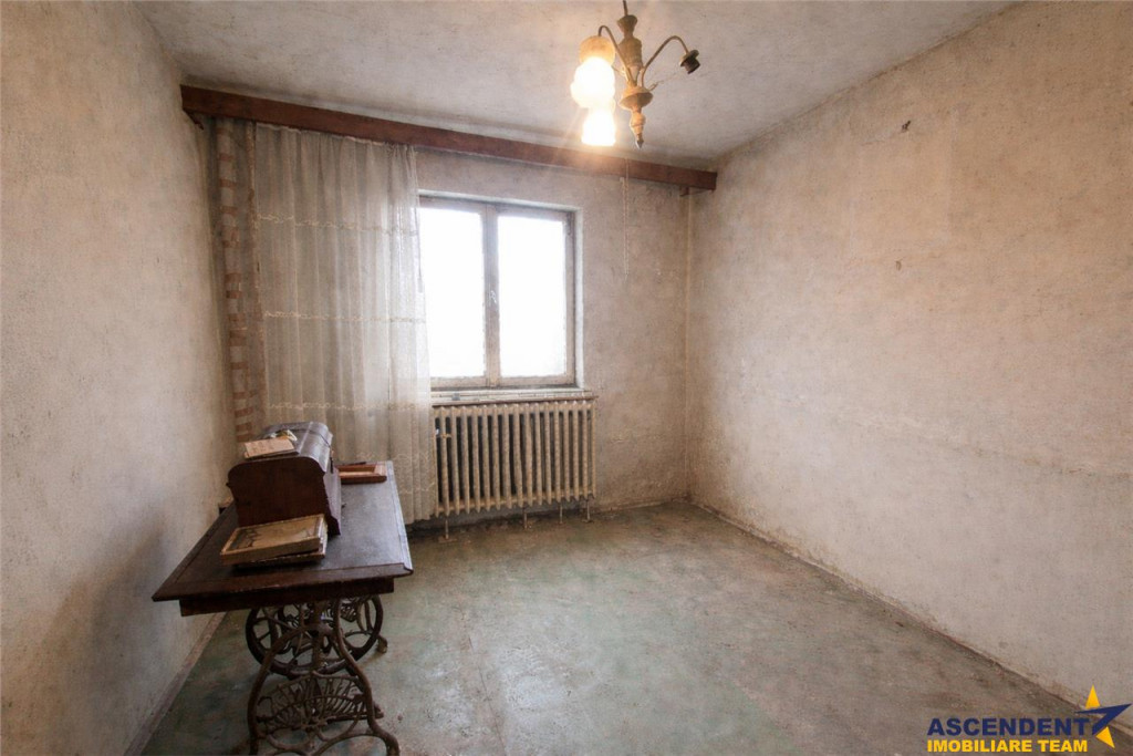 Cartierul Florilor, imobil renovabil, etaj intermediar, zona