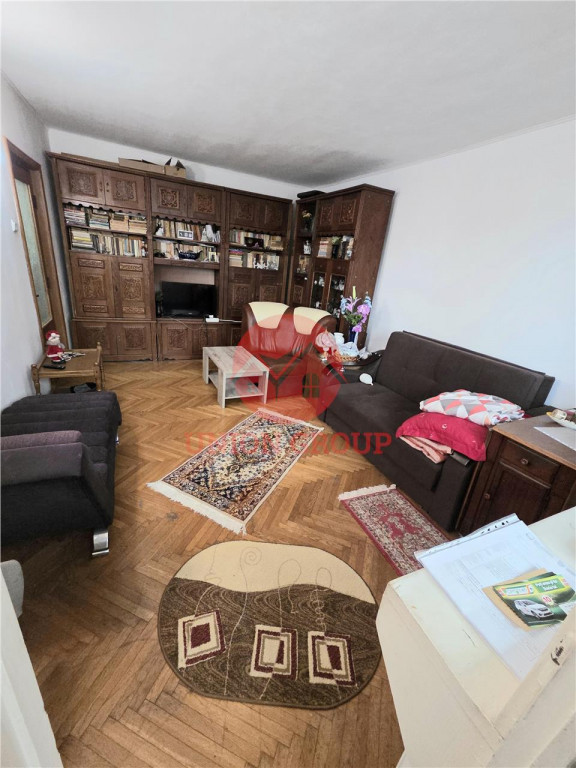 Apartament 3 Camere, Decomandat, zona Casa de Cultura