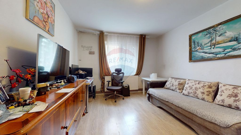 Casa 5 camere, Sacele , panouri solare 6kw, terasa , 835 mp